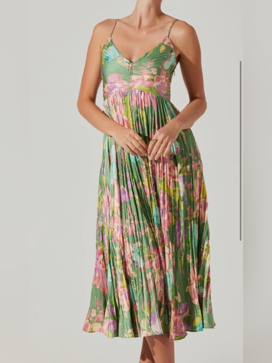 ASTR The Label Dresses & Skirts - ASTR The Label Maeve Pleated Satin Midi Dress
